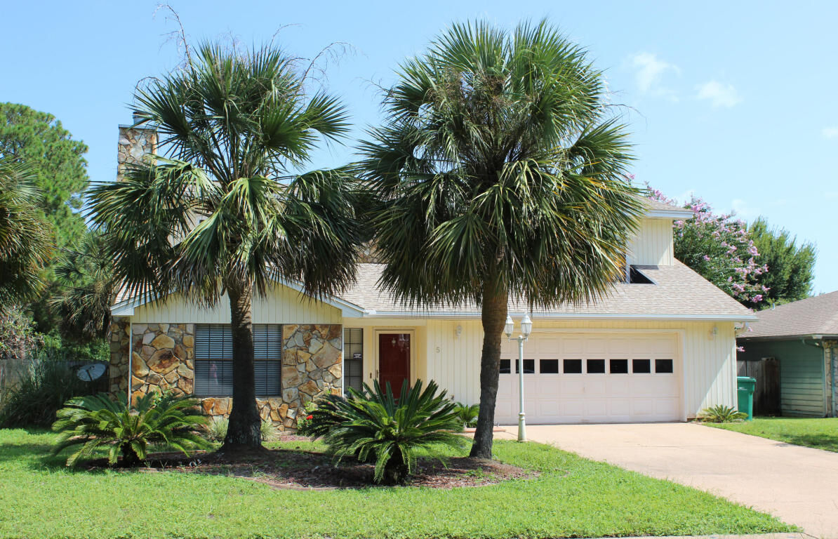 Property Photo: 5 Shamrock Drive FL 32569