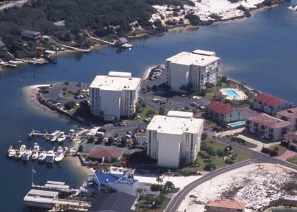 Property Photo:  30 Moreno Point Road Unit 105C  FL 32541 