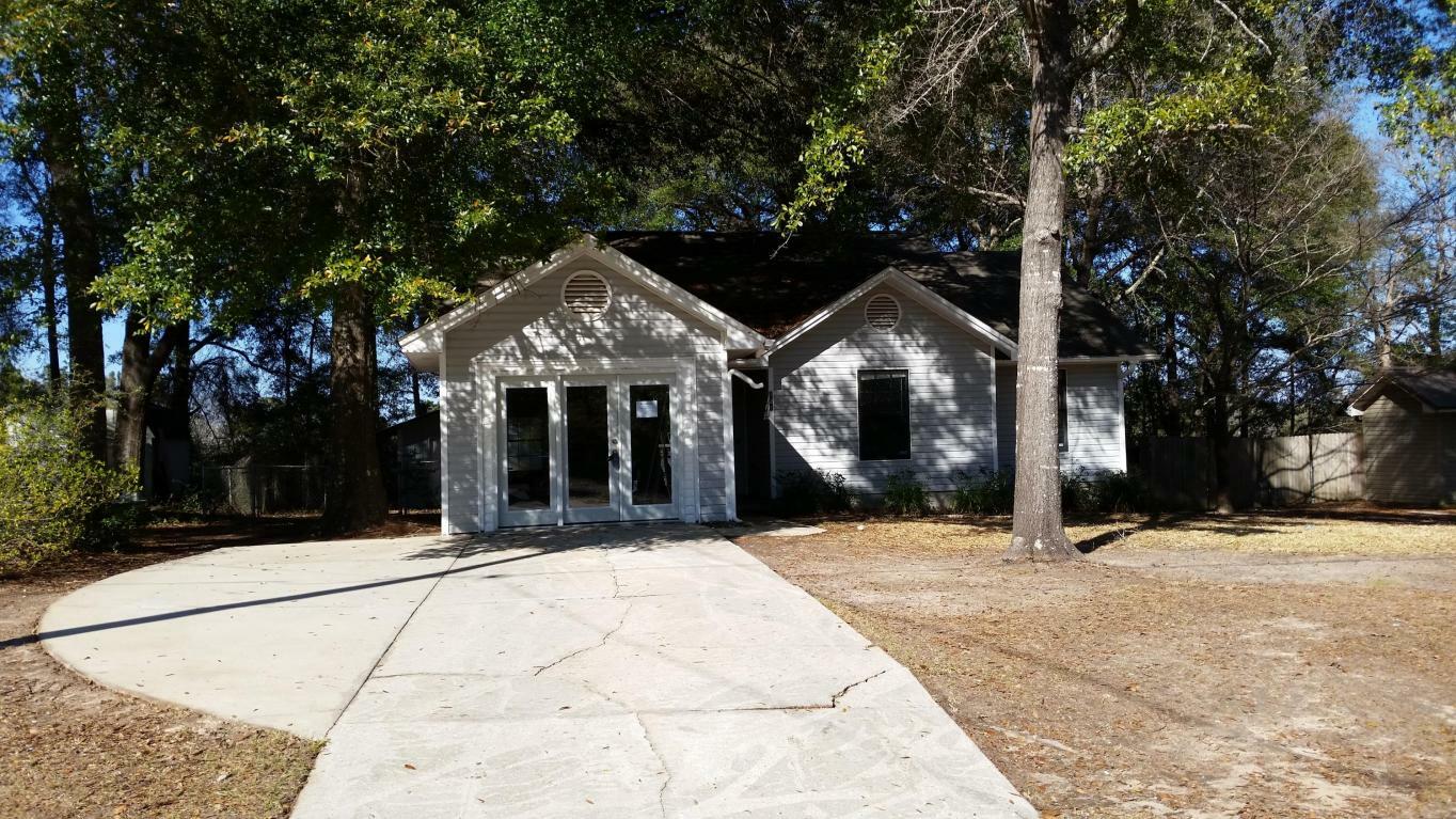 Property Photo:  121 Beacon'S Bend Road  FL 32536 