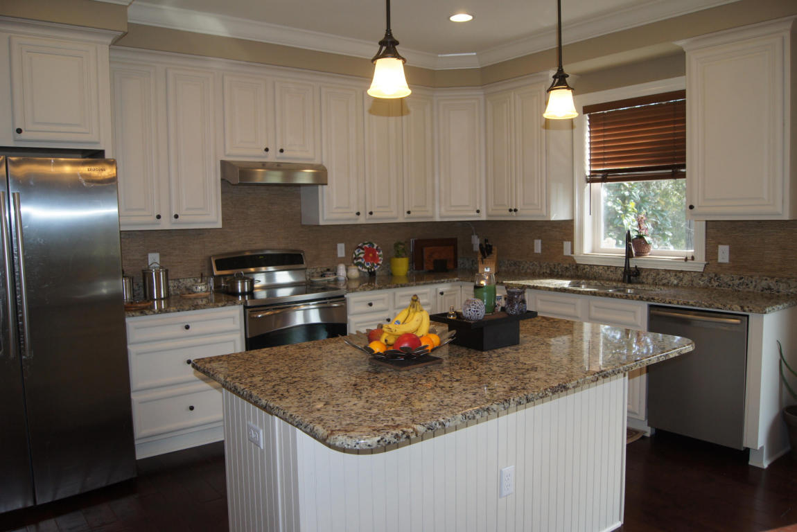 Property Photo: 571 Falcon Trail FL 32578