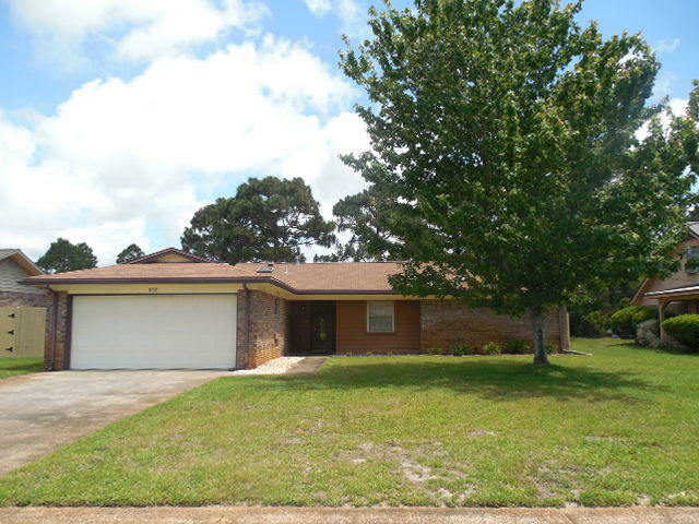 Property Photo: 552 E Timberlake Drive FL 32569