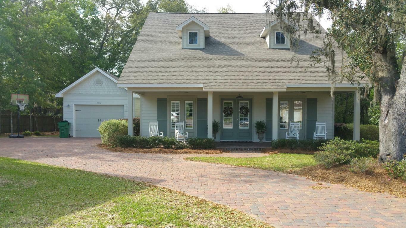 Property Photo: 1672 St Lawrence Drive FL 32578