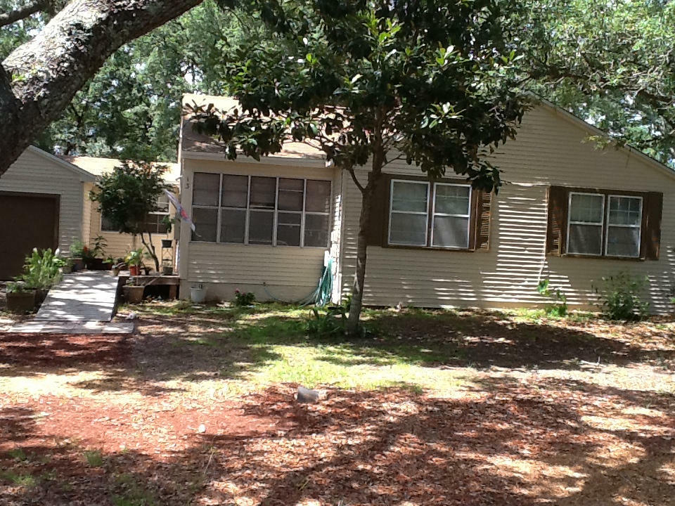 Property Photo: 13 Plew Avenue FL 32579