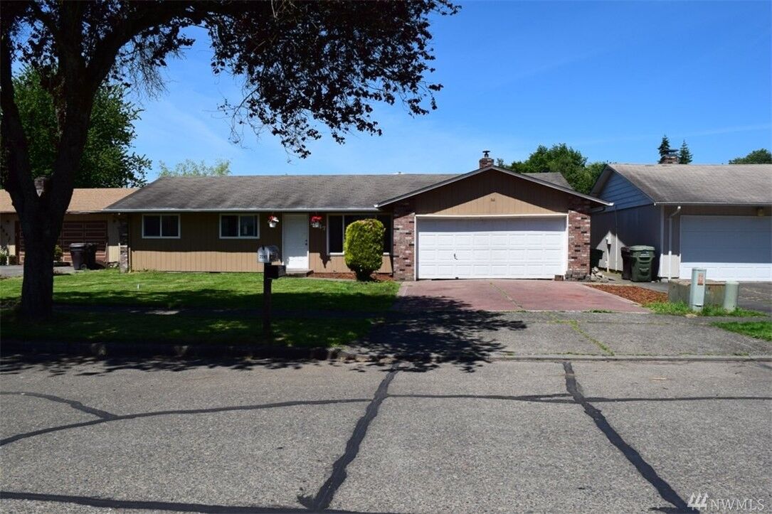 Property Photo:  2247 48th Avenue  WA 98632 