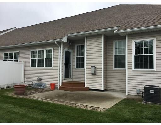 Property Photo:  15 Oakhill Cir 15  MA 01020 