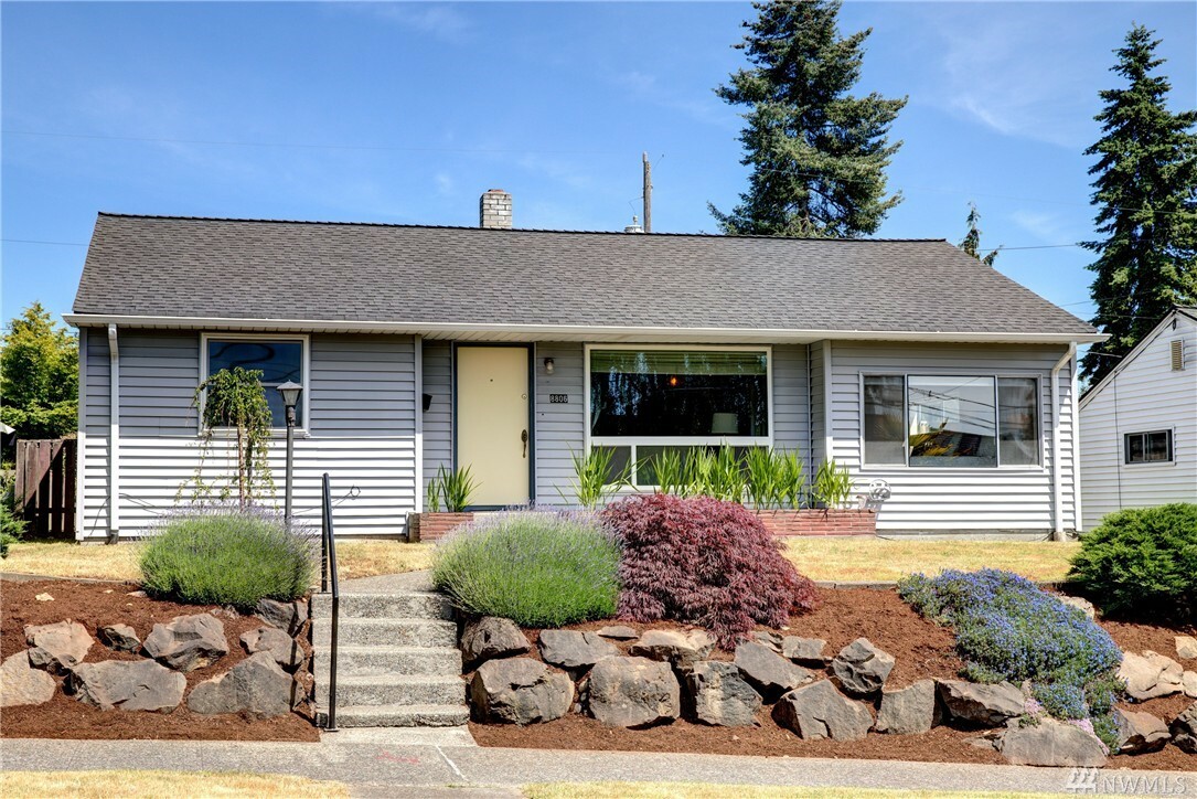 Property Photo: 8806 38th Ave SW WA 98126