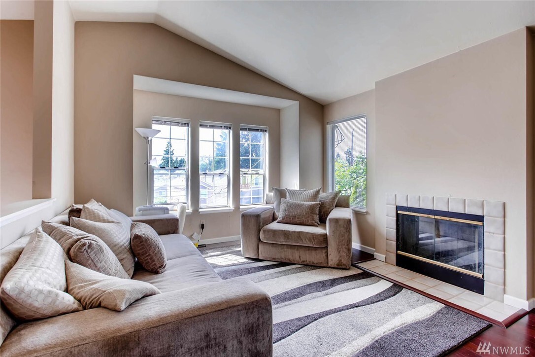 Property Photo:  12424 2nd Ave SW  WA 98146 