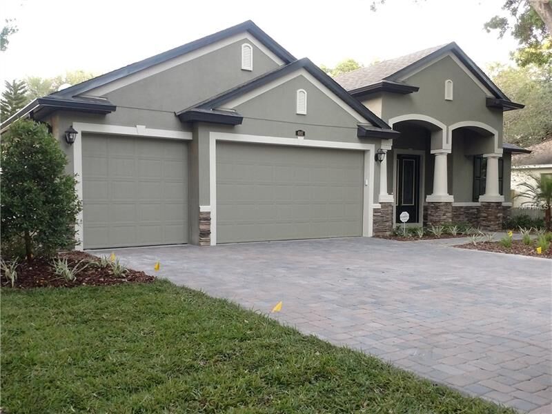 Property Photo: 4007 W Mullen Avenue FL 33609