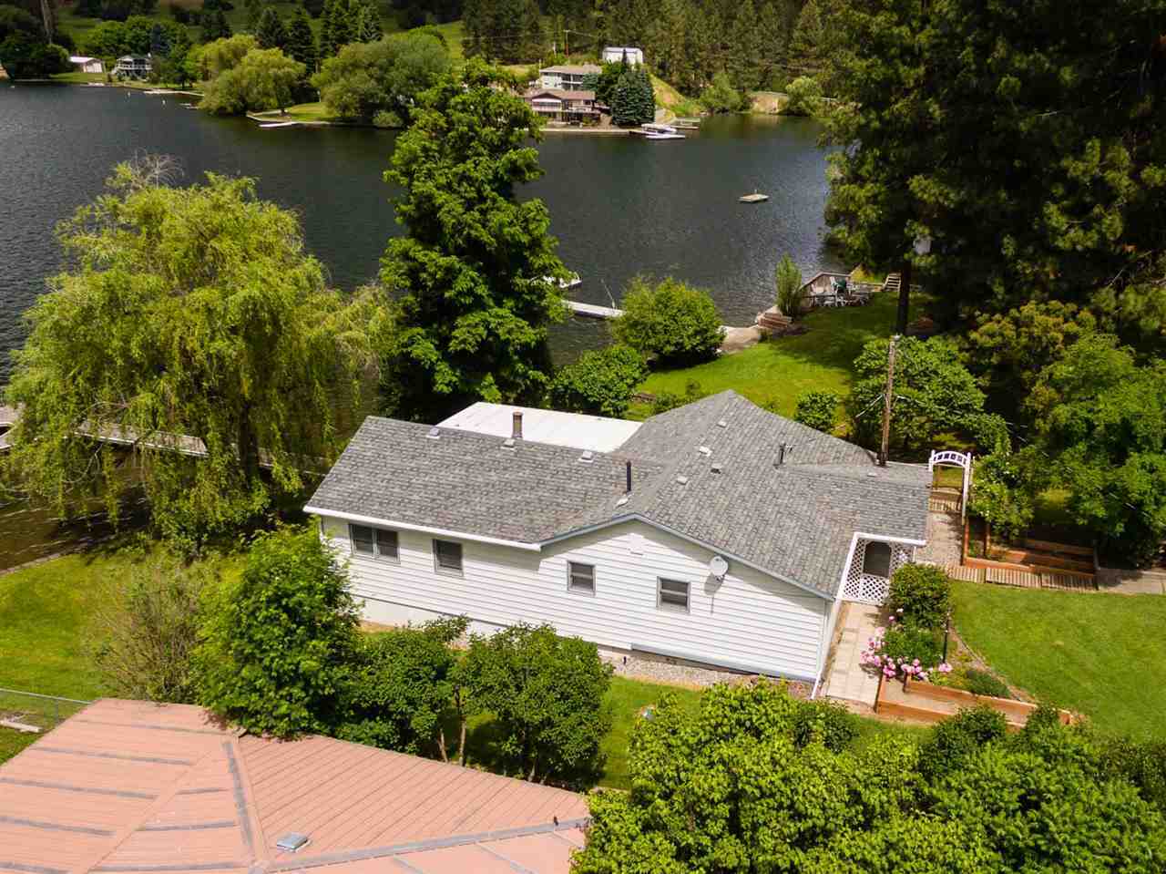 Property Photo:  6745 Heron Way  WA 99026-9592 