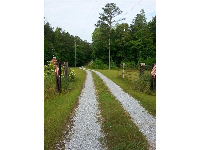 Property Photo: 3316 Holly Springs Road 30153