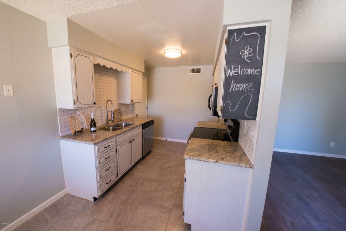 Property Photo:  10234 N 97th Drive B  AZ 85345 