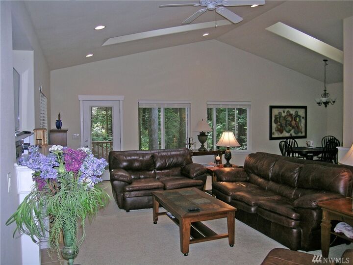 Property Photo:  13 Black Bear Ct  WA 98229 