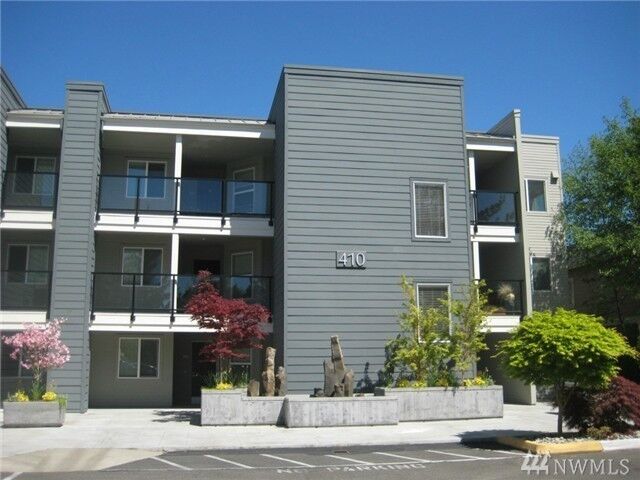 Property Photo: 410 2nd Ave S 314 WA 98033