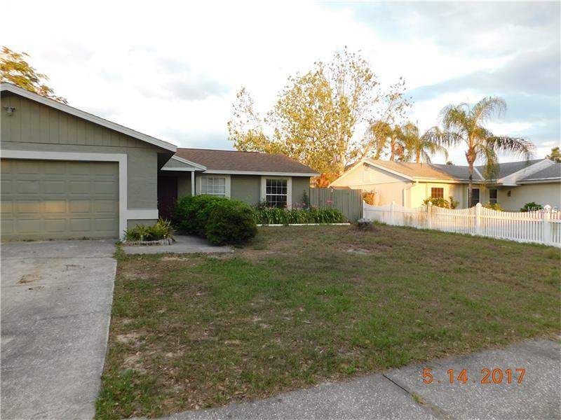 Property Photo:  1407 Piney Branch Circle  FL 33594 