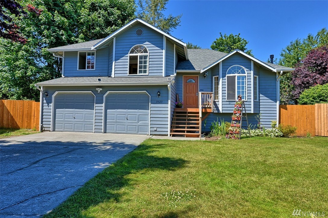 Property Photo:  9529 53rd Ave NE  WA 98270 