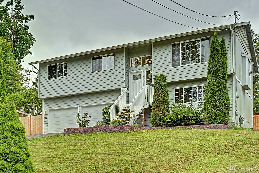 Property Photo:  802 99th Ave SE  WA 98258 