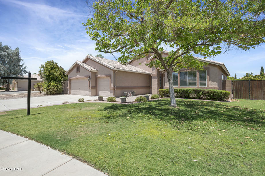 Property Photo:  8548 W Jenan Drive  AZ 85345 