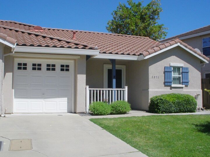 3371 Calla Lily Way  Sacramento CA 95833 photo
