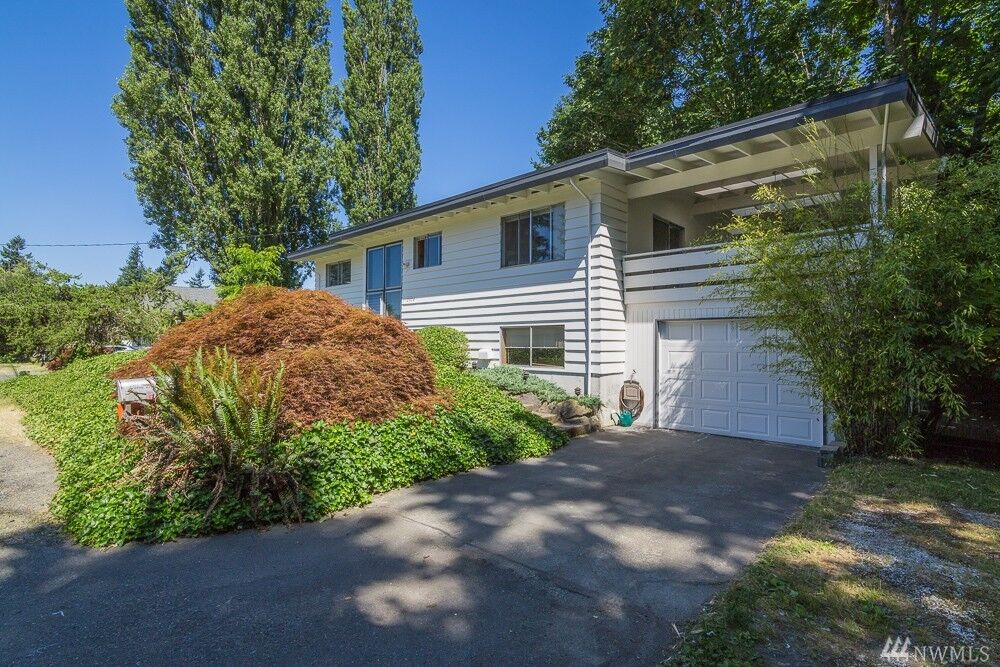 Property Photo: 2324 NE 28th Street WA 98056
