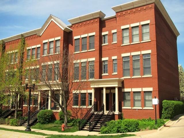 Property Photo:  240 Lake Street  IL 60120