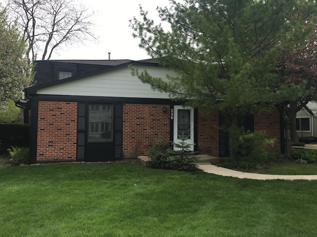 Property Photo: 226 Inverrary Lane IL 60015