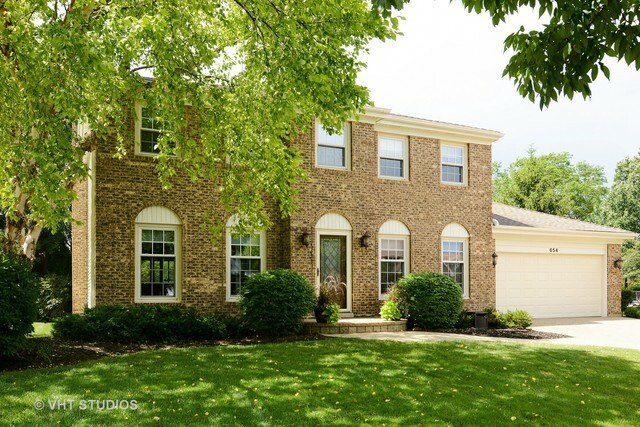 Property Photo: 654 Peregrine Drive IL 60067
