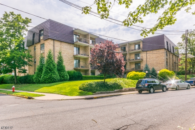 Property Photo:  22 Riverside Dr, Apt C1  NJ 07016 