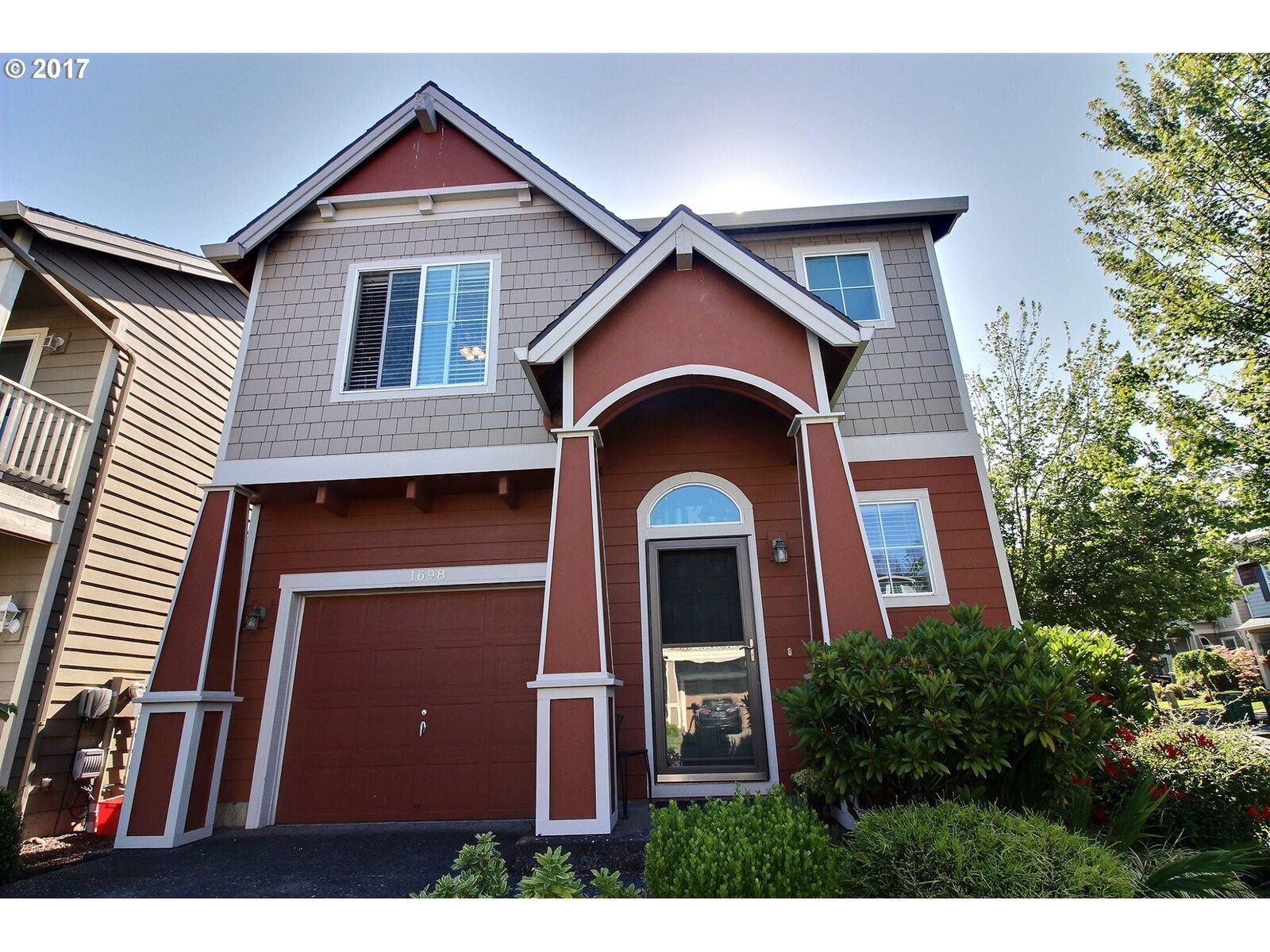 Property Photo:  1698 SW Wright Pl  OR 97060 