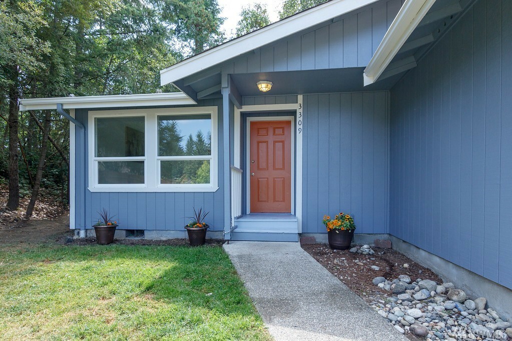 Property Photo: 3309 Hillington Ct SE WA 98366
