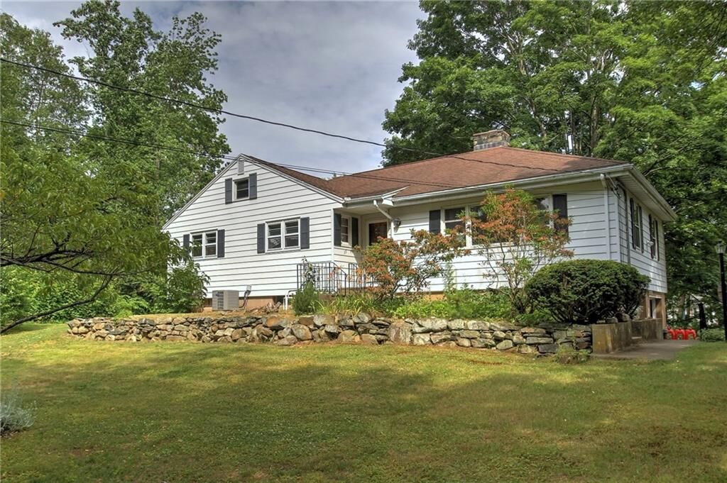 Property Photo:  35 Fresh Meadow Lane  CT 06461 