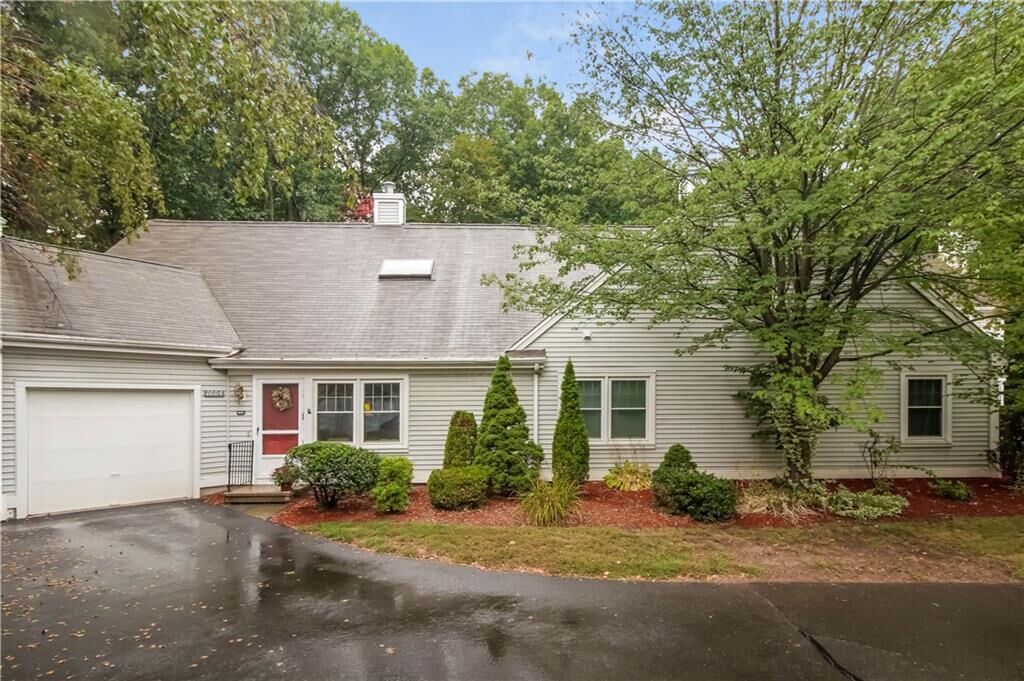 Property Photo:  1604 Briarwood Court 1604  CT 06067 
