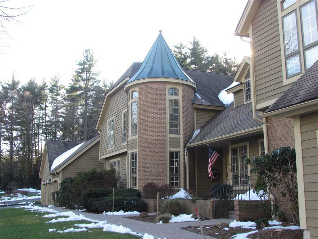 Property Photo: 51 Brettonwood Drive 51 CT 06070