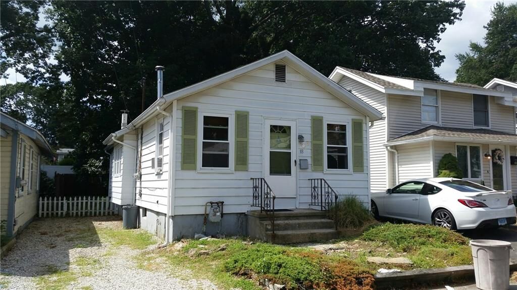 Property Photo:  18 Daggett Street  CT 06460 