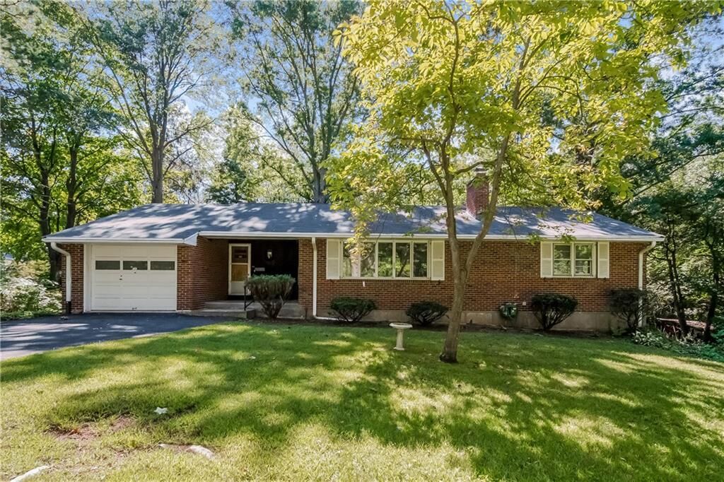 Property Photo: 10 Oak Lane CT 06002