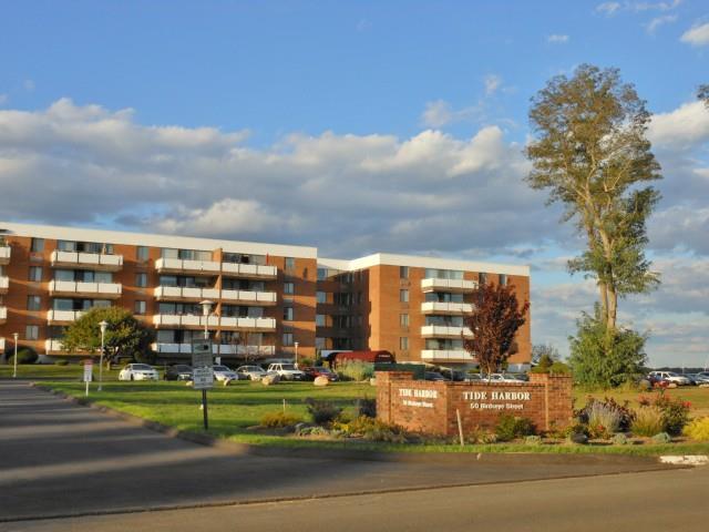 Property Photo:  50 Birdseye Street 309  CT 06615 