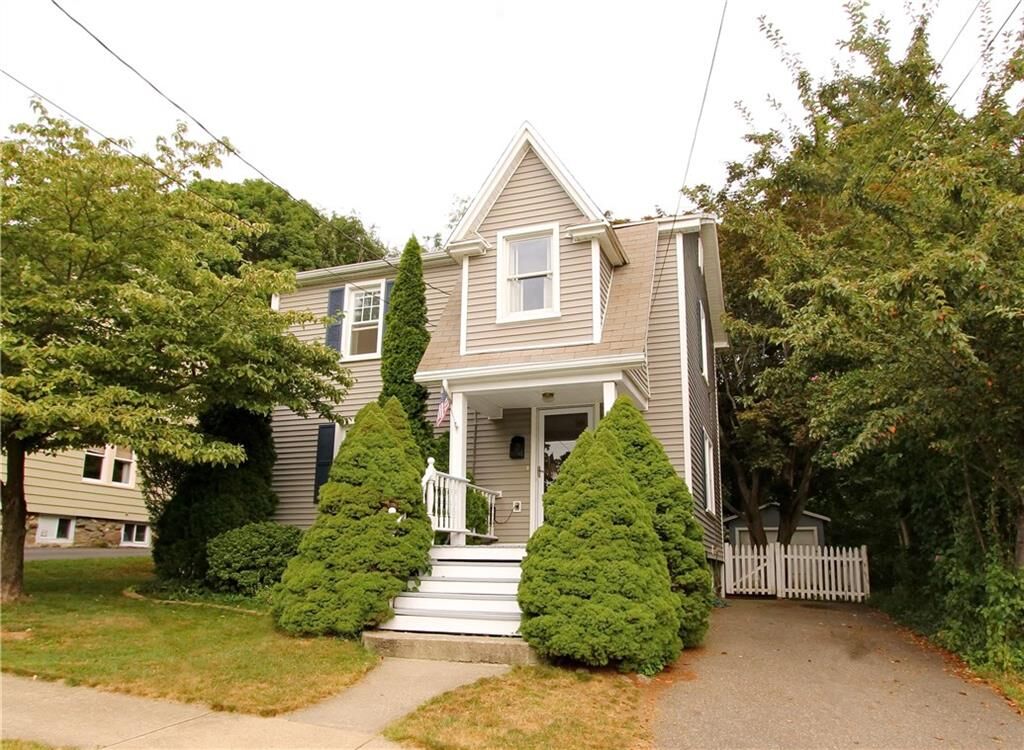 Property Photo:  33 Pearl Hill Street  CT 06460 