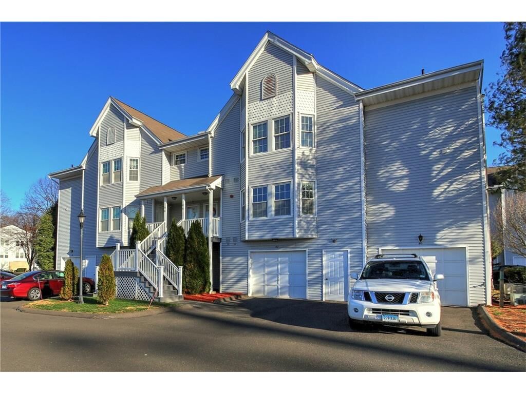 Property Photo: 42 Greenview Lane 42 CT 06461