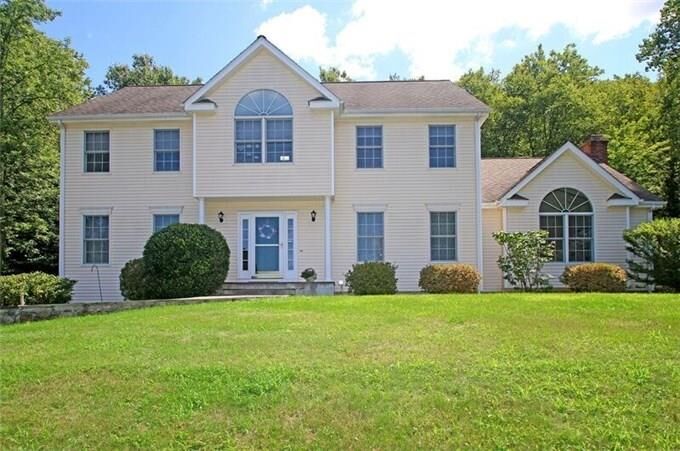 31 Fawnwood Road  Newtown CT 06482 photo