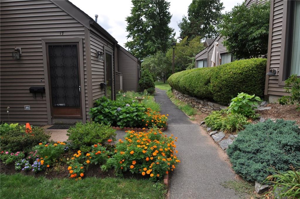 Property Photo:  21 Hollister Way  CT 06033 
