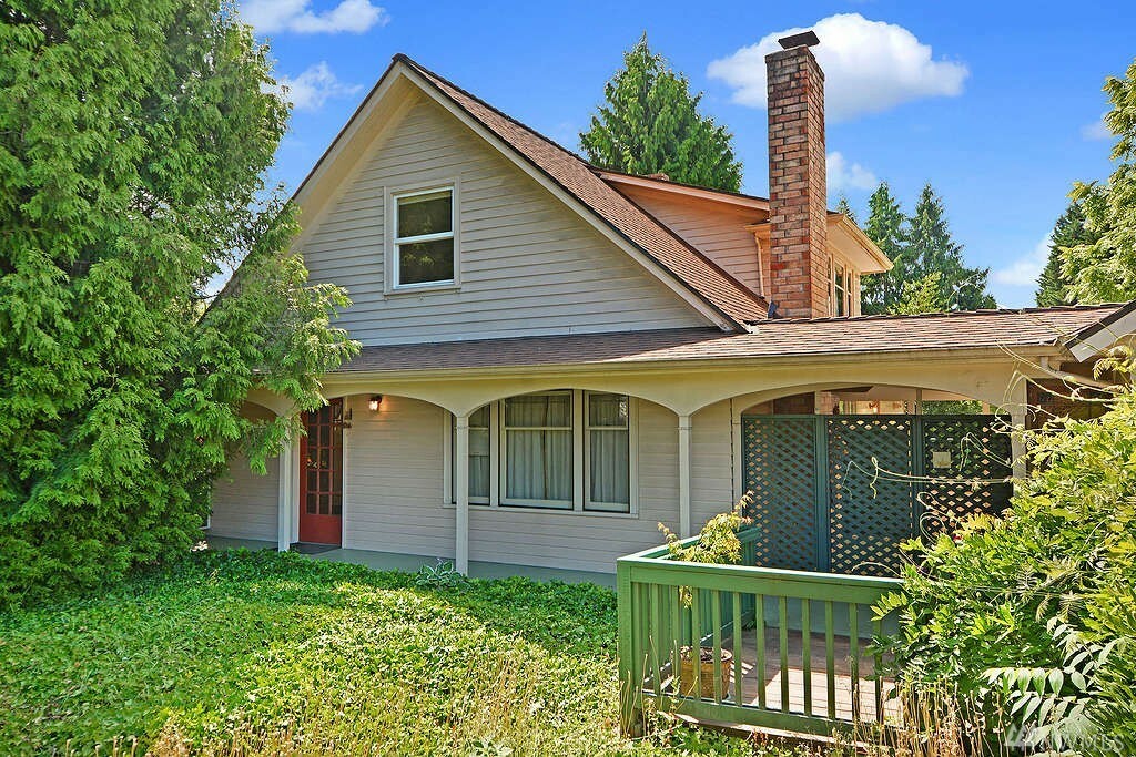 Property Photo:  3603 NE 75th St  WA 98115 