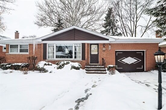 Property Photo:  340 S Waterman Avenue  IL 60004 