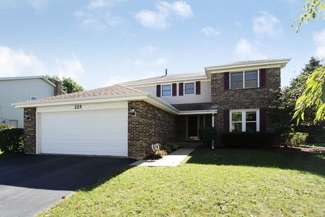 Property Photo: 225 Denberry Drive IL 60047