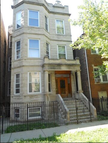 Property Photo: 3323 W Pierce Avenue 1 IL 60651