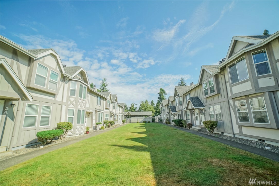 Property Photo: 2621 Mountain View Ave W 2-B WA 98466