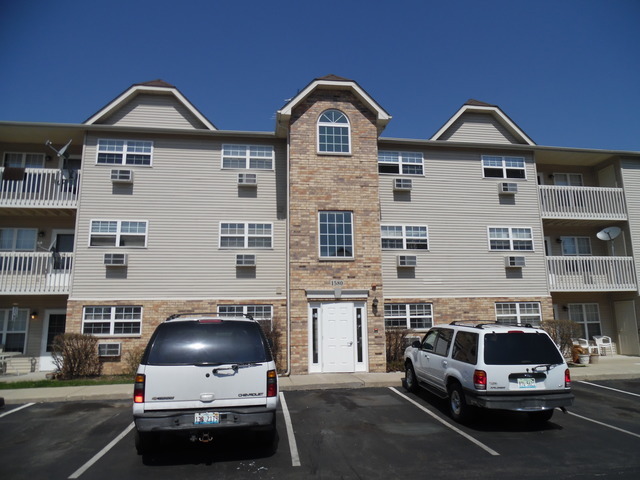 Property Photo:  1580 W Sand Bar Court 3A  IL 60073 