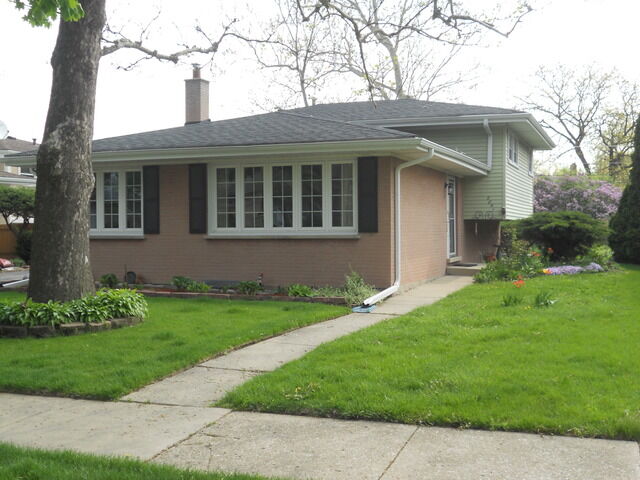 Property Photo:  2041 Westview Drive  IL 60018 