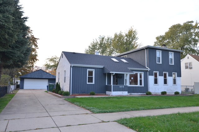 Property Photo:  8510 S New England Avenue  IL 60459 