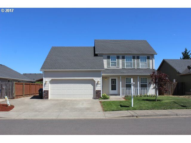 Property Photo:  1190 Hazelnut Ct  OR 97426 