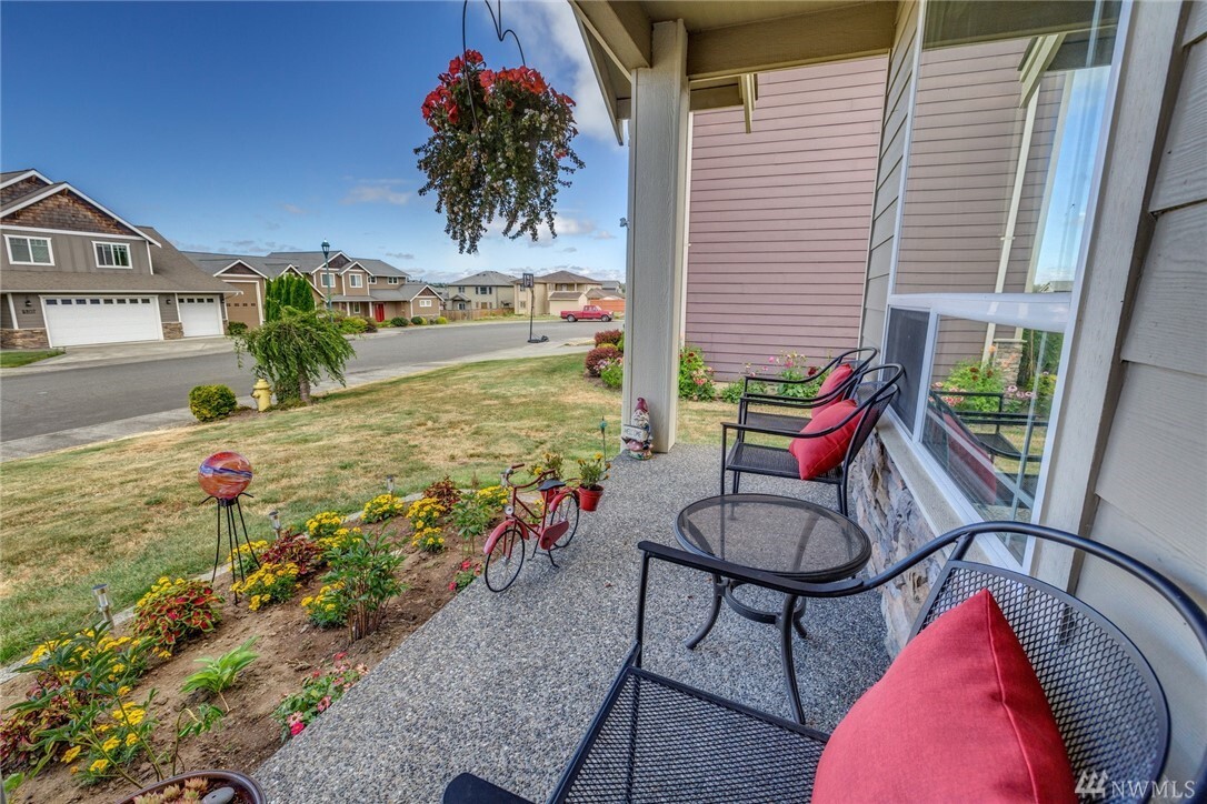 Property Photo: 5200 Sparrow Ct WA 98248