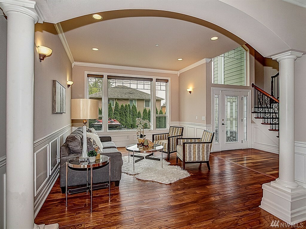 Property Photo: 10513 2nd Place SE WA 98258